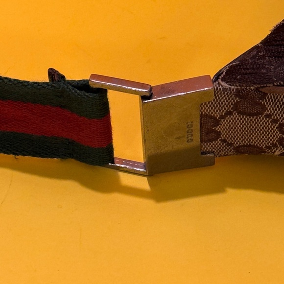 Gucci Vintage Sherry line Beige Monogram Shoulder Bag - Picture 12 of 16